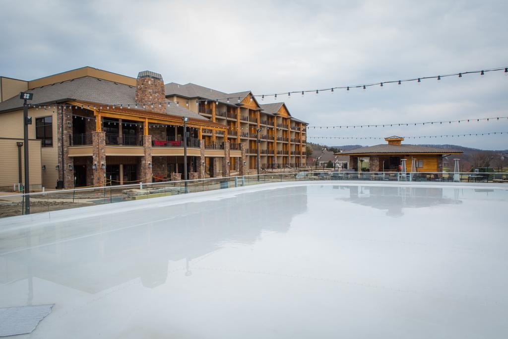 The Lodge At Old Kinderhook Camdenton Exterior photo