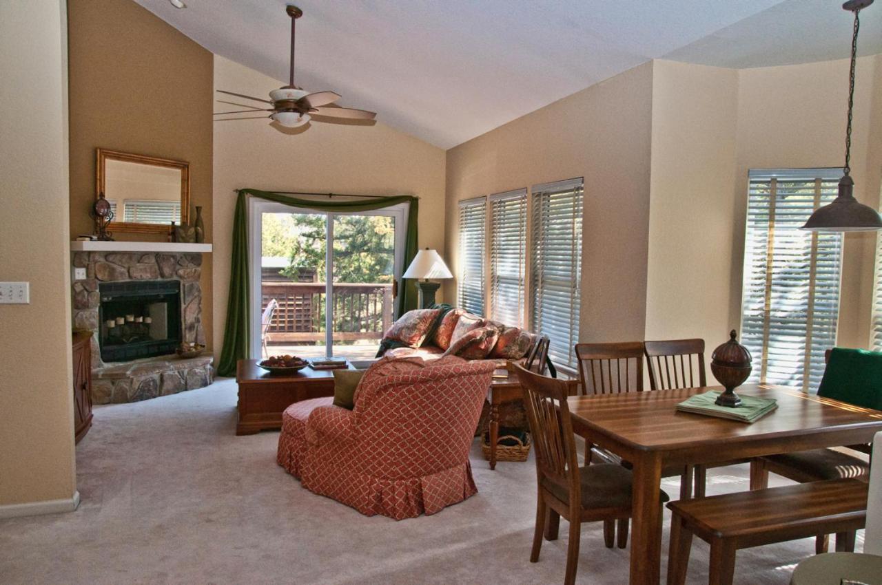 The Lodge At Old Kinderhook Camdenton Exterior photo