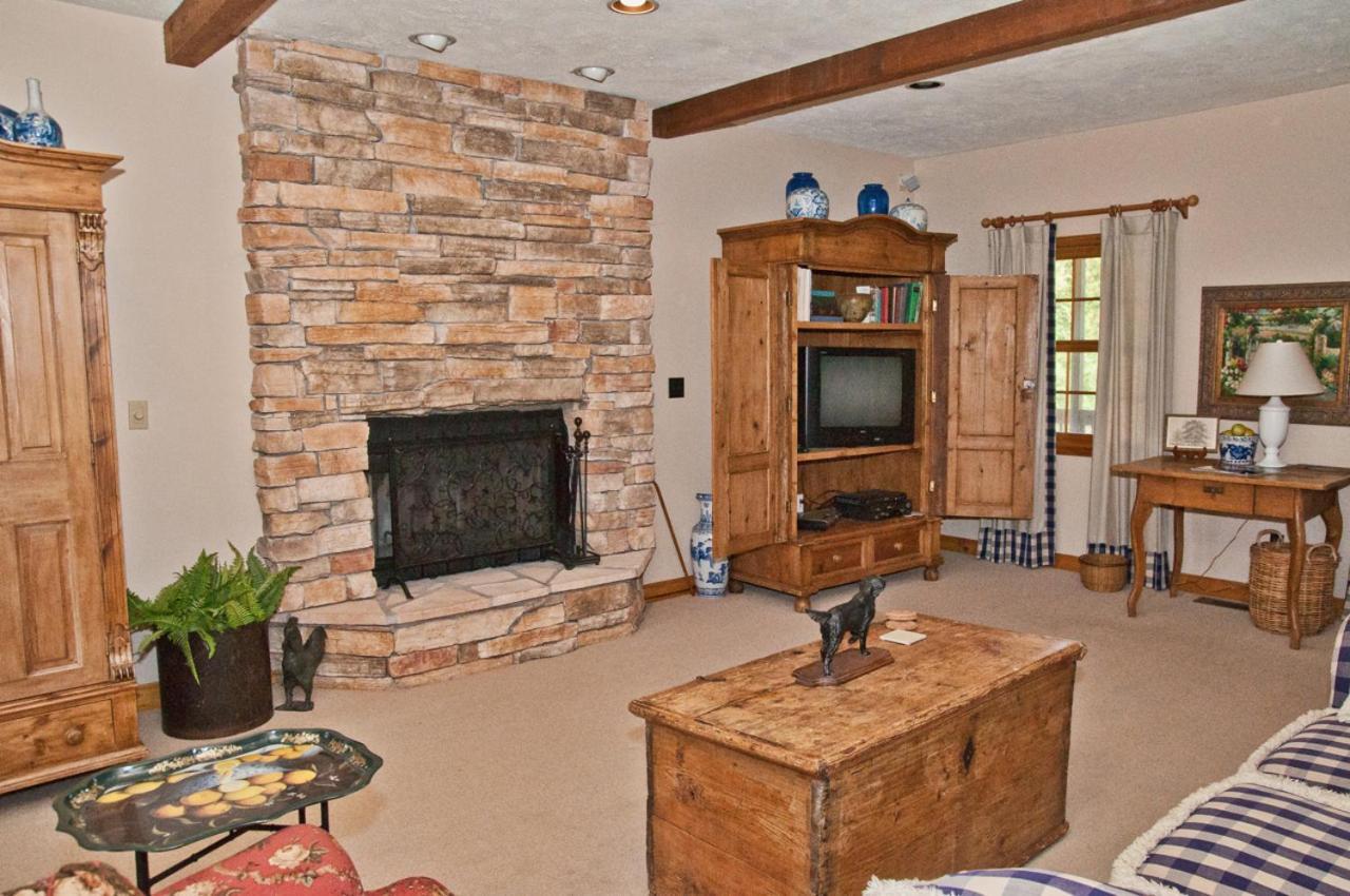 The Lodge At Old Kinderhook Camdenton Exterior photo